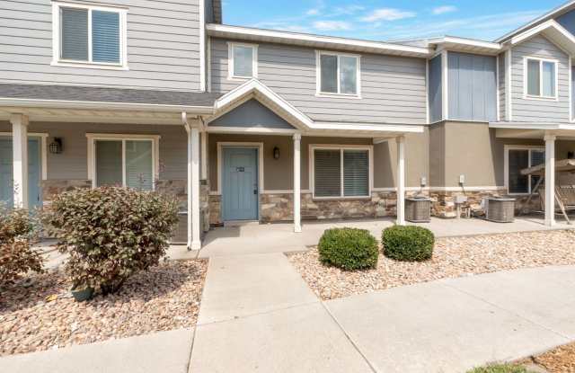 Amazing 2 Story Townhome in Vineyard w/ attached 2 car garage! photos photos