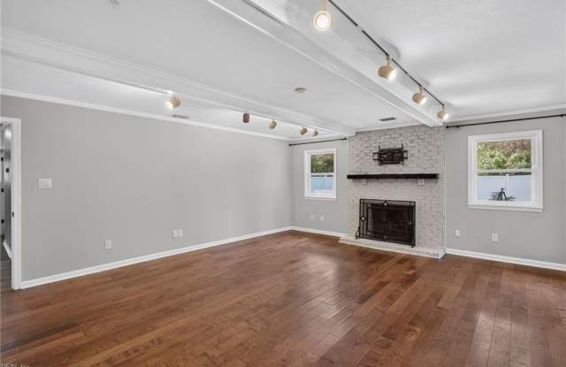 1905 Mariner Court Gallery 3
