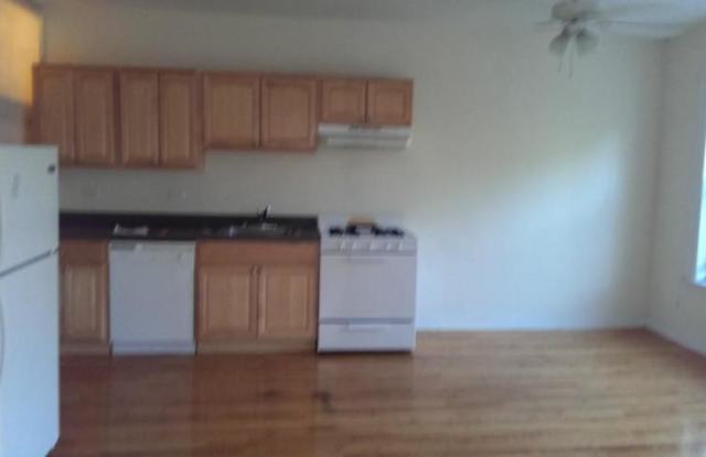 2000 West Foster Avenue photos photos