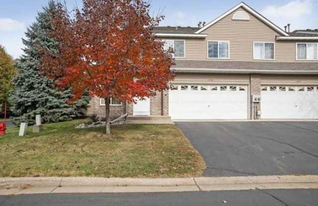 Very spacious *3Bed*1.5Bath Town Home in Apple Valley- Available Oct 1 - 13878 Granada Way, Apple Valley, MN 55124