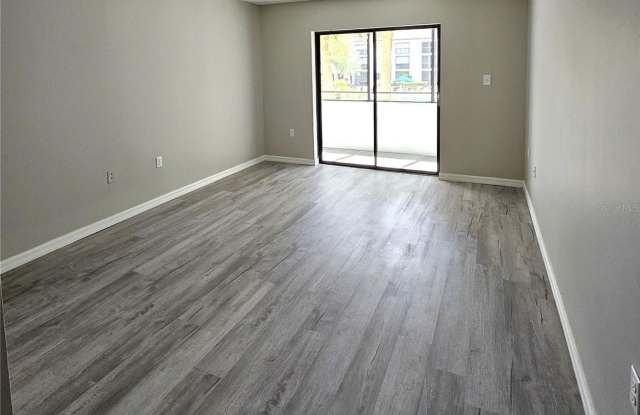 2587 COUNTRYSIDE BOULEVARD Gallery 3