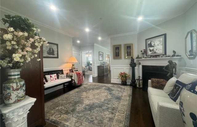 4 Rose Avenue Gallery 3