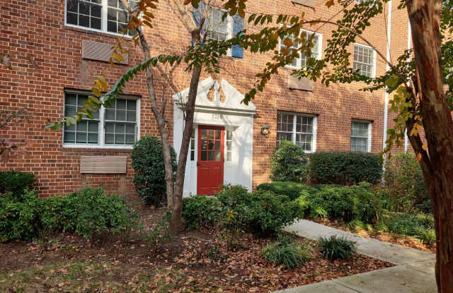 1726 W Abingdon Dr Gallery 2