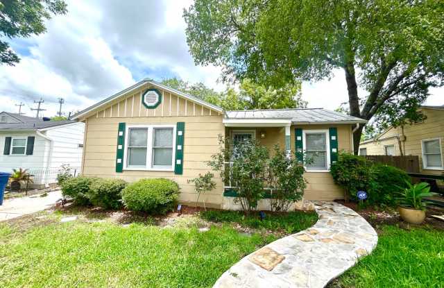 **APPLICATION RECEIVED** Charming Single-Story Retreat with Modern Upgrades & Outdoor Entertaining Space photos photos