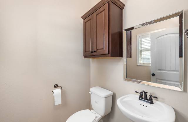 AUGUST 2027 PRE-LEASE! 3/3.5 Mediterranean Style Townhouse Gallery 3
