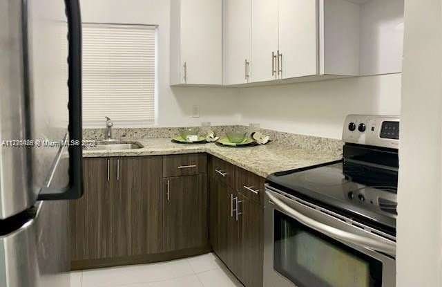 551 NW 41st St photos photos
