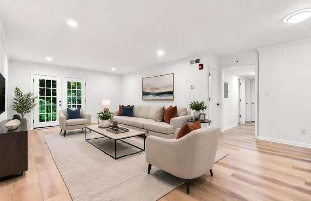 5095 Roswell Road Gallery 3