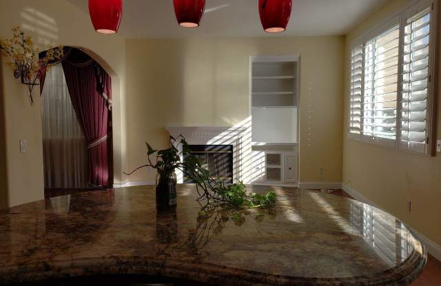 6 Muulholland CT Gallery 3