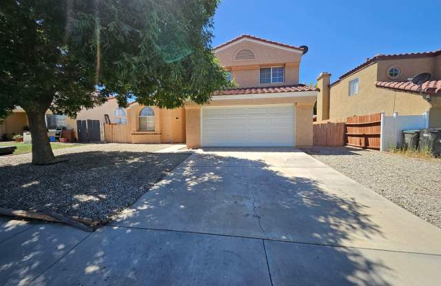 New Listing! photos photos