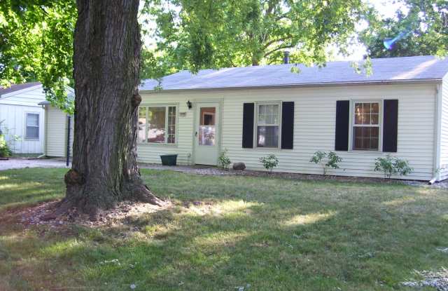 3 Bedroom close to Cenntenial HS - 1505 Westfield Drive, Champaign, IL 61821
