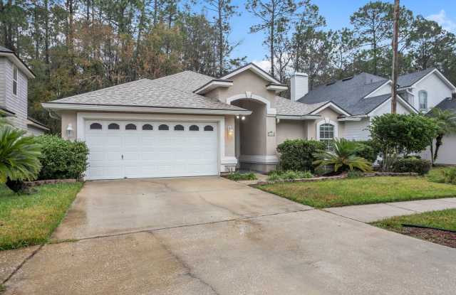 3 bedroom 2 bathroom home in Fleming Island - 2128 Pebble Creek Lane, Fleming Island, FL 32003