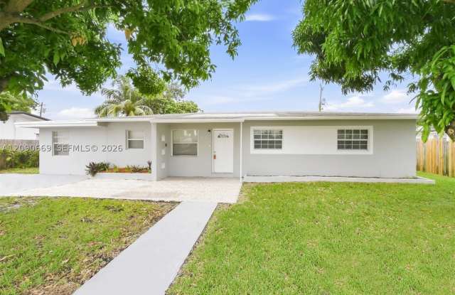 3951 NW 173rd Ter Gallery 2