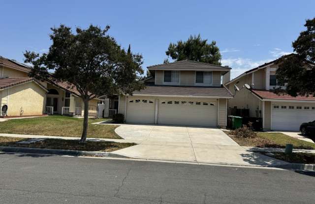 4 bed 3 full bath house with 3 car attached garage in Corona photos photos