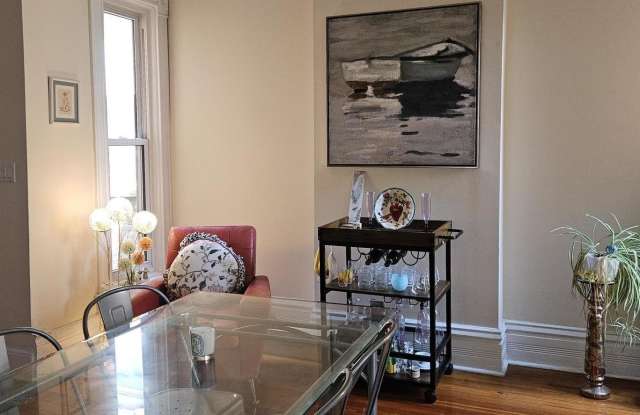 304 W Evergreen Avenue Gallery 3