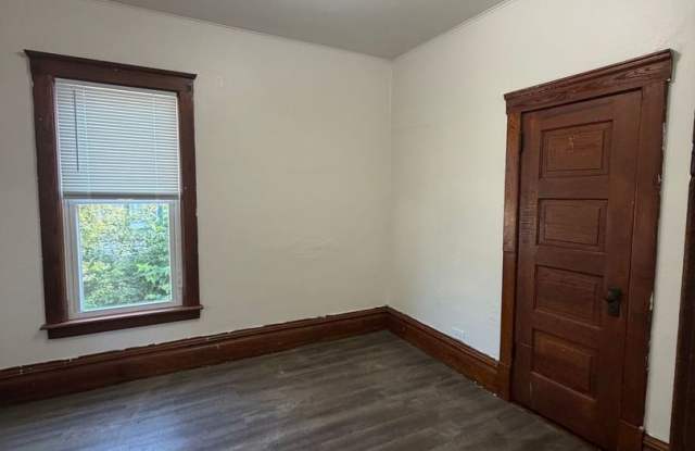3 Bedroom 1 Bathroom Single Family Home Gallery 4