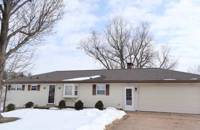 Beautiful 4 Bed 2 Bath w/2 Car Garage - 5140 Ambs Road, Concord, MO 63128