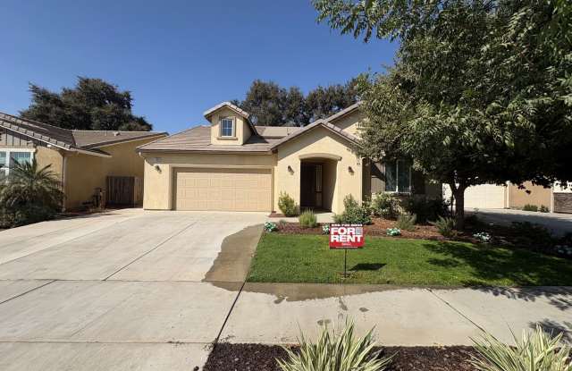 NW Visalia Home Near Shopping Center Available Now! Gallery 1