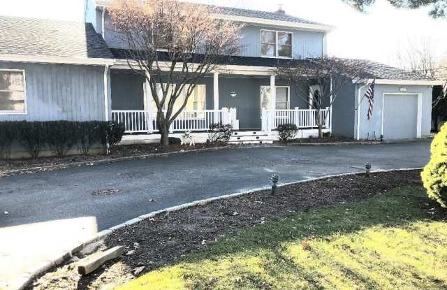 2 Bushwick Street - 2 Bushwick Street, Melville, NY 11747