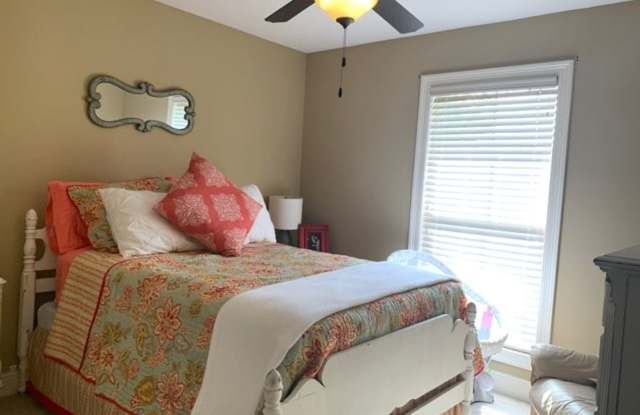 Beautiful 3/2 Home in Farmington Station Available For Rent! photos photos