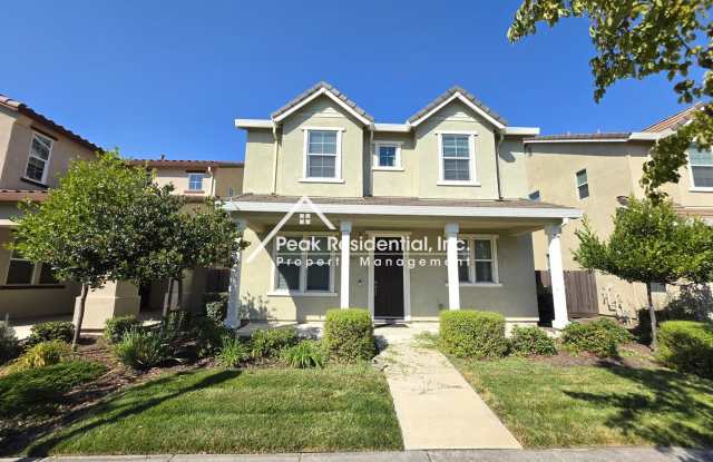 Very Nice 3bd/2.5ba North Natomas Home with 2 Car Garage Gallery 1
