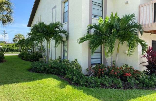 13118 Feather Sound Drive unit: 205 photos photos