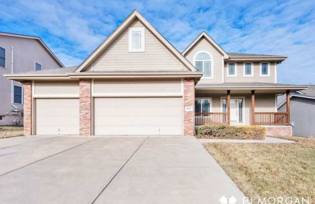 4 Bedroom, 2.5 Bathroom - Bellevue Home photos photos