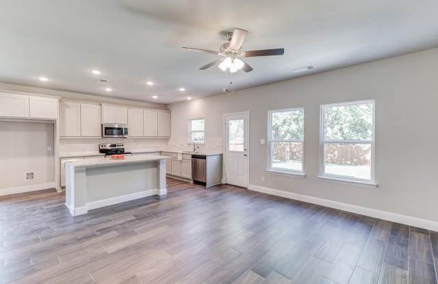 789 WA Denton Drive Gallery 3