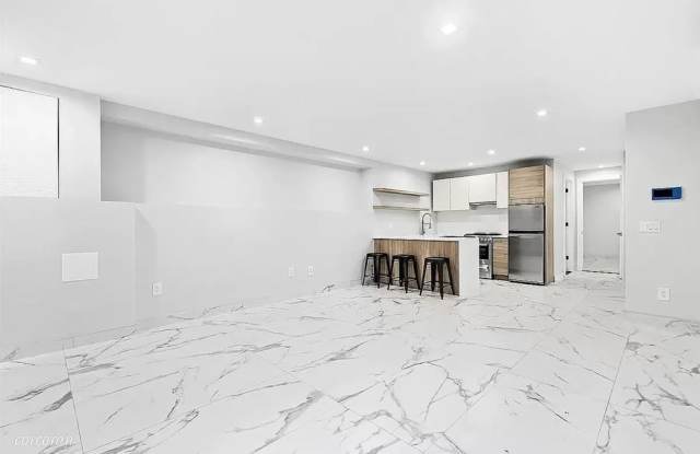 97 Cooper St # A Gallery 1