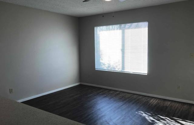 2738 E BLUEFIELD Avenue Gallery 3