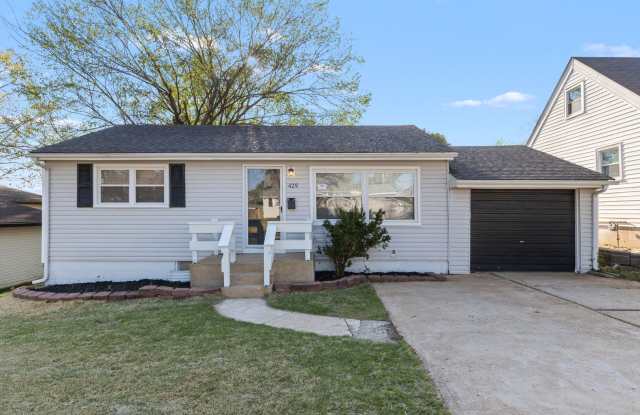 Charming Home with Great Layout in Sought-After Ballwin Neighborhood - 429 Chamberlin Drive, Winchester, MO 63021