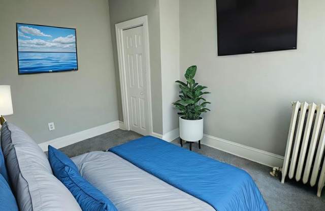 Remodeled 3bd/1 House with Rear yard!! SECTION 8 ONLY!! Gallery 4