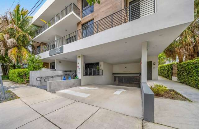 3265 Bird Ave photos photos
