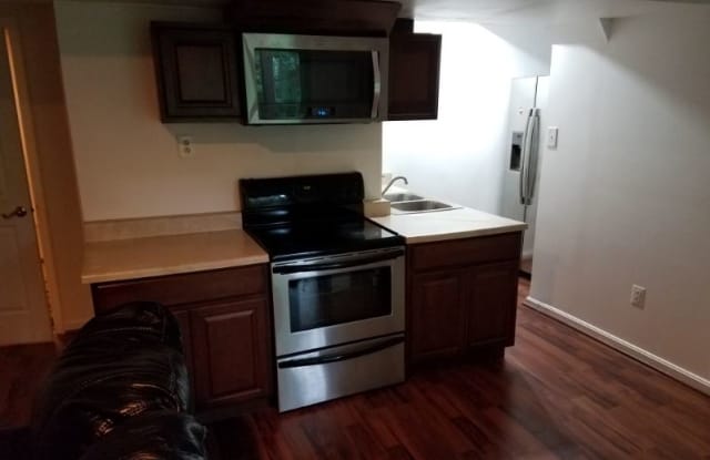 11015 Old York Rd - 11015 Old York Road, Mitchellville, MD 20721