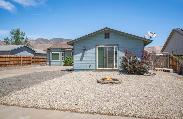 Spacious 6-Bedroom Home with Solar & RV/Boat Parking Gallery 4