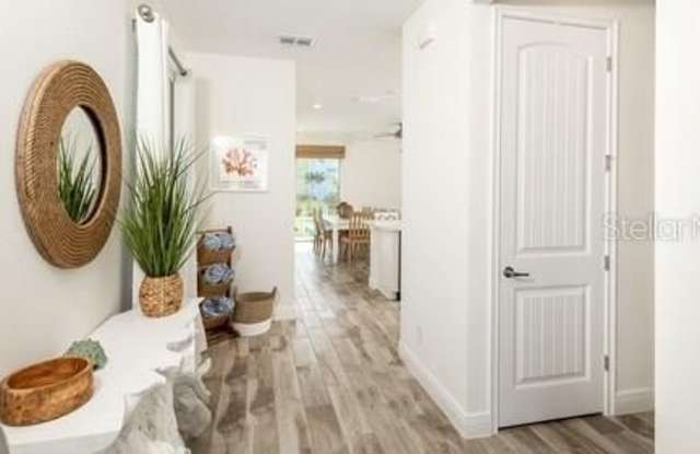 8123 COCONUT Place Gallery 2