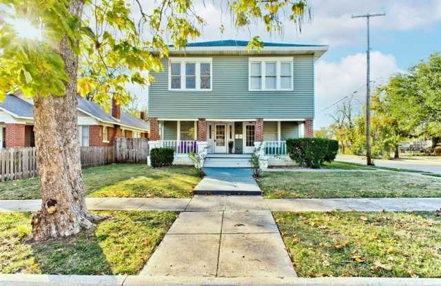 3002 S Jennings - 3002 South Jennings Avenue, Fort Worth, TX 76110