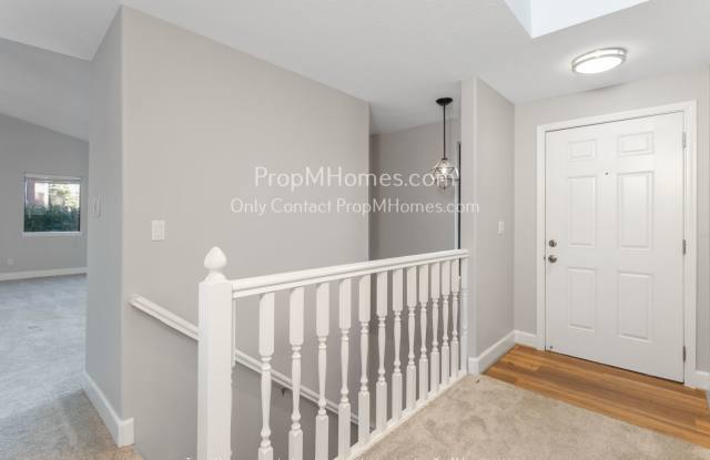 Stunning Five-Bedroom Rental in Milwaukie, Oregon: Your Perfect Home Awaits! Gallery 4