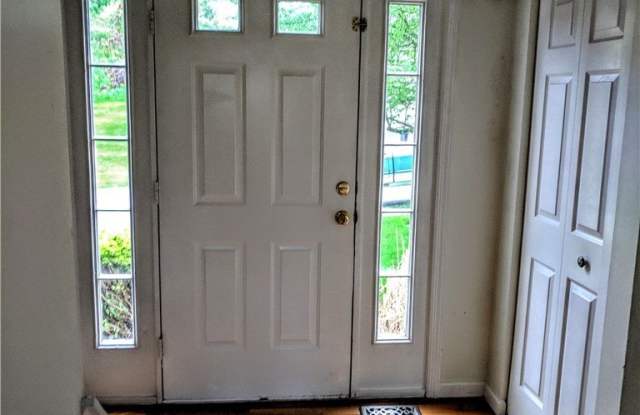 1320 Meadowbrook Gallery 2