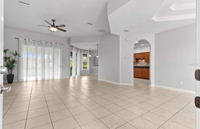 63 EBB TIDE Drive Gallery 4