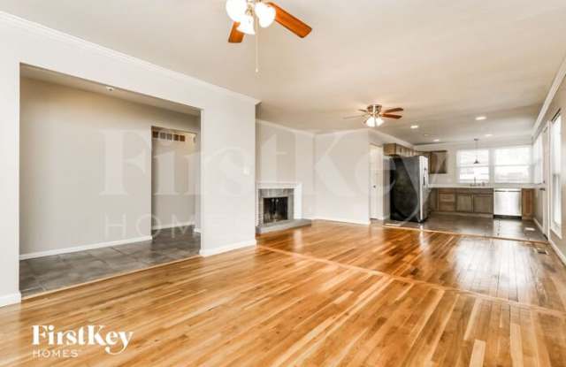 1495 Burnside Court Gallery 3