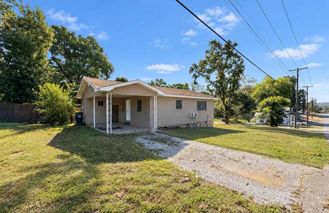 2 Bed/ 1 Bath Home • Batesville Gallery 1