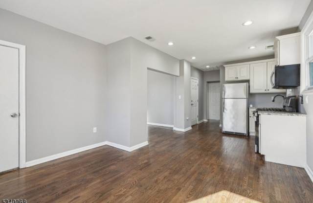 75 Gless Ave Gallery 3