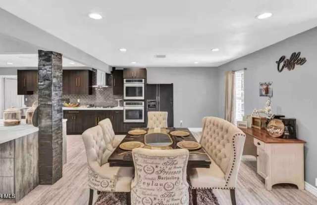 9100 PARKLAND Drive Gallery 2