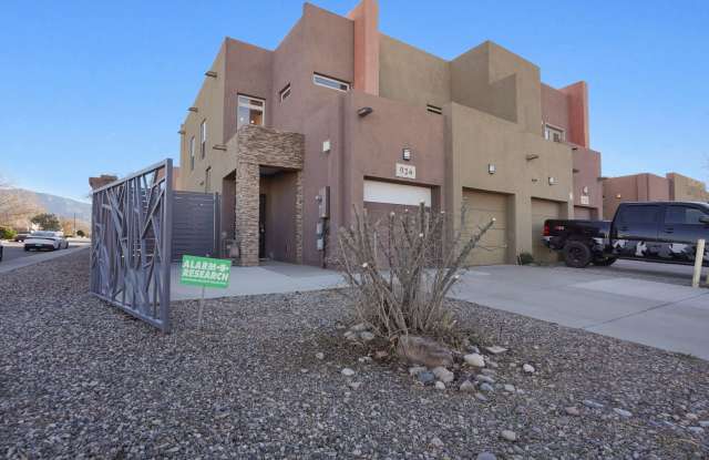 **Beautiful Corner Lot Home – 3 Bed | 2.5 Bath | 2-Car Garage** - 924 Tansion Court Northeast, Albuquerque, NM 87112