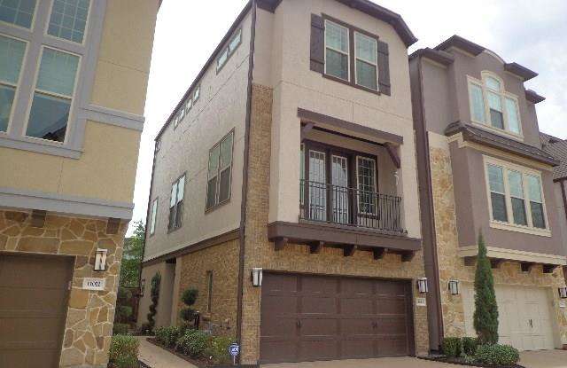 11013 Acorn Falls Drive Gallery 2