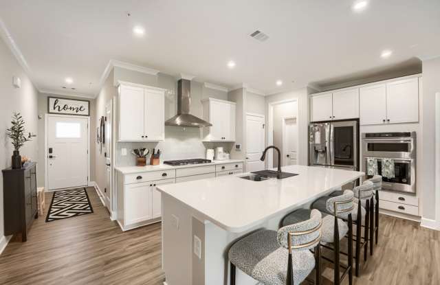 Modern Living in the Heart of Marietta Gallery 1