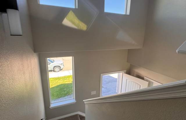 Newer Construction Home for Rent in Lorson Ranch ! Gallery 4