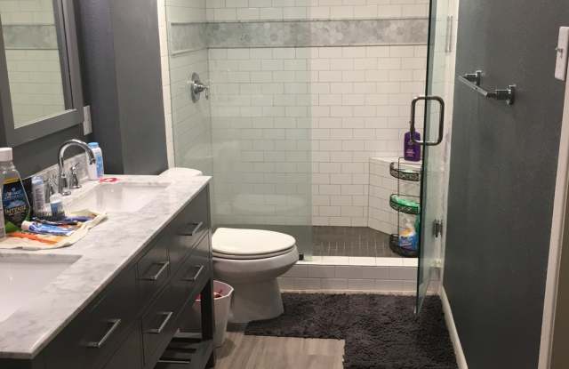 2715 Creekwood Ct Gallery 2