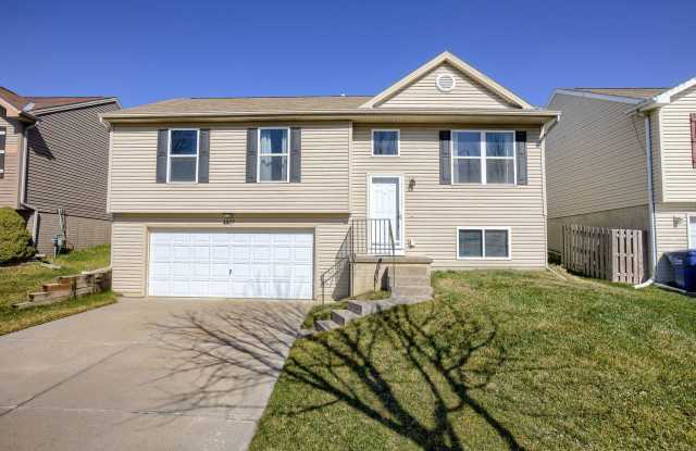 Bright  Spacious Elkhorn Home with Finished Basement  Fenced Yard!! photos photos
