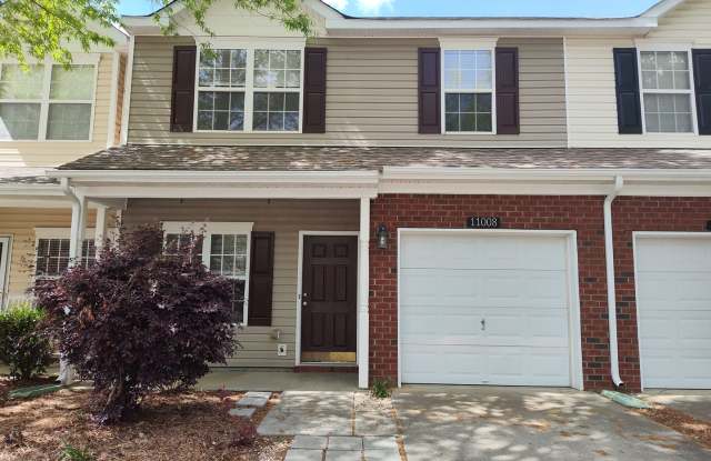 Move-in Ready Townhome located in the Oakbrook community in the popular Ballantyne area! - 11008 Dixie Hills Drive, Charlotte, NC 28277